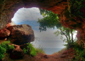 Balchik Kaliakra Yailata Tour cave yailata bulgaria visit