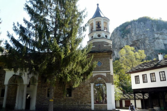 drqnovski manastir travel bulgaria