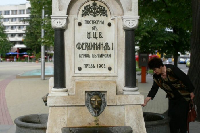 kazanlak lions fountain visit kazanlak